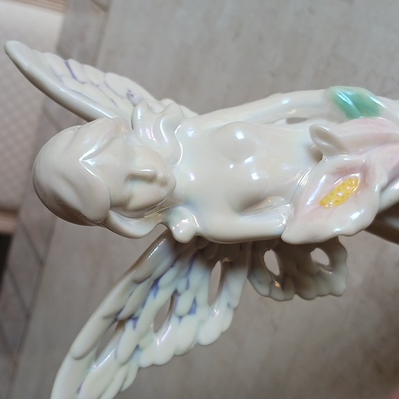 Angel- porcelain, illuminating 10" inches tall,holding tulips,-spring decor - Picture 2 of 11